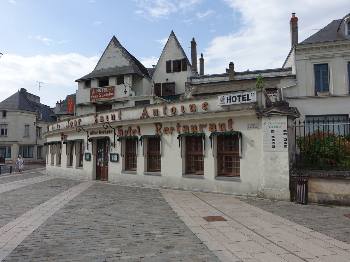 Loches, Hotel Tour de Saint-Antoine am Place de la Marne (08.07.2017)