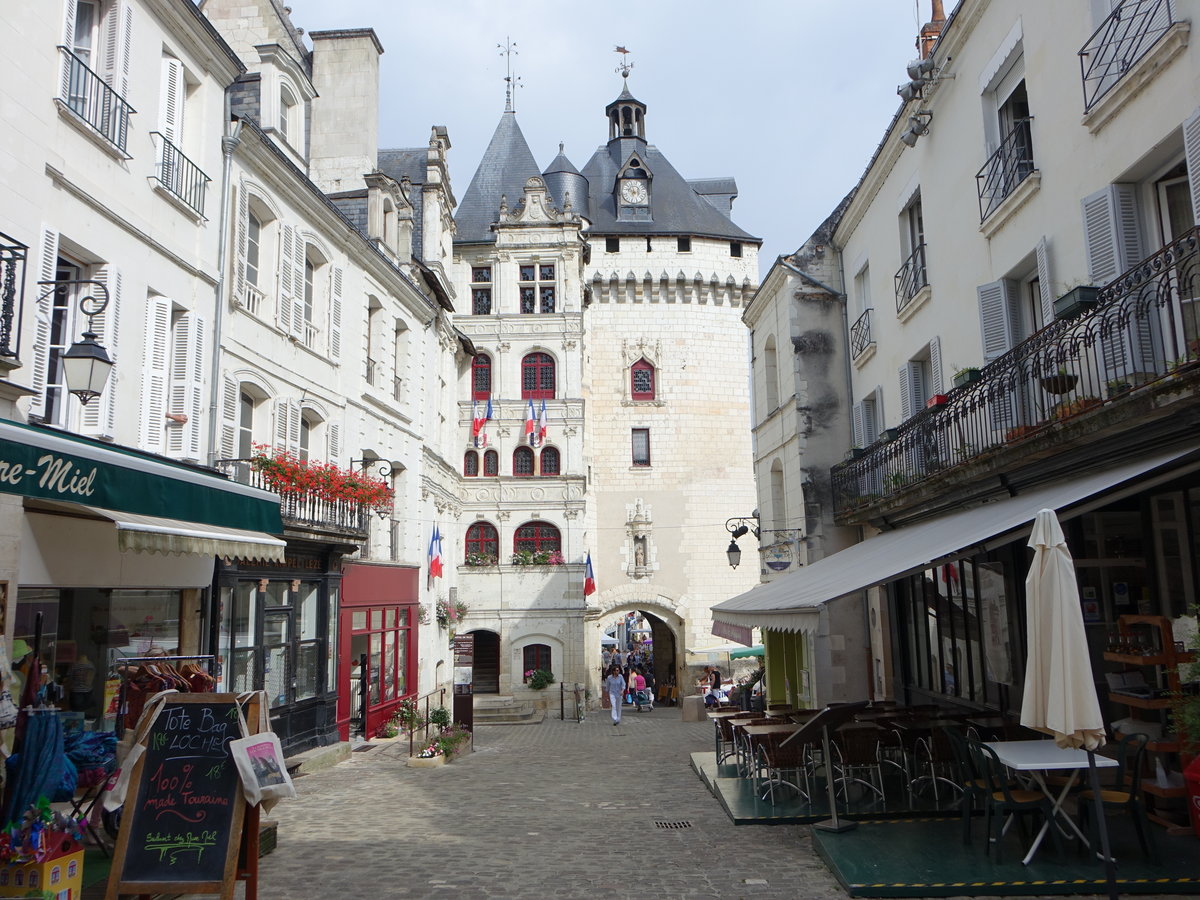 Loches, Renaissance Rathaus am Place Hotel de Ville, erbaut im 15. Jahrhundert (08.07.2017)