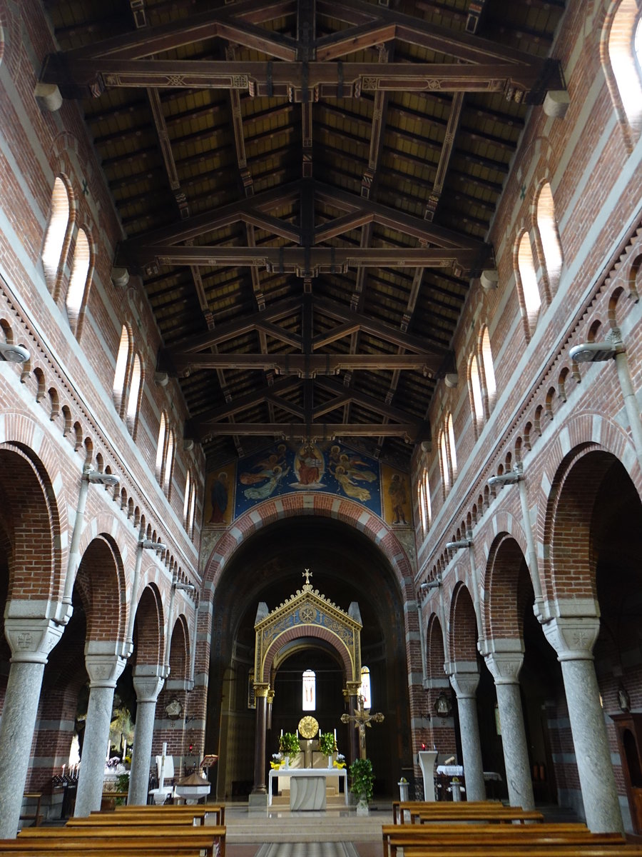 Lodi, dreischiffiger Kirchenraum in der San Rocco Kirche (01.10.2018)