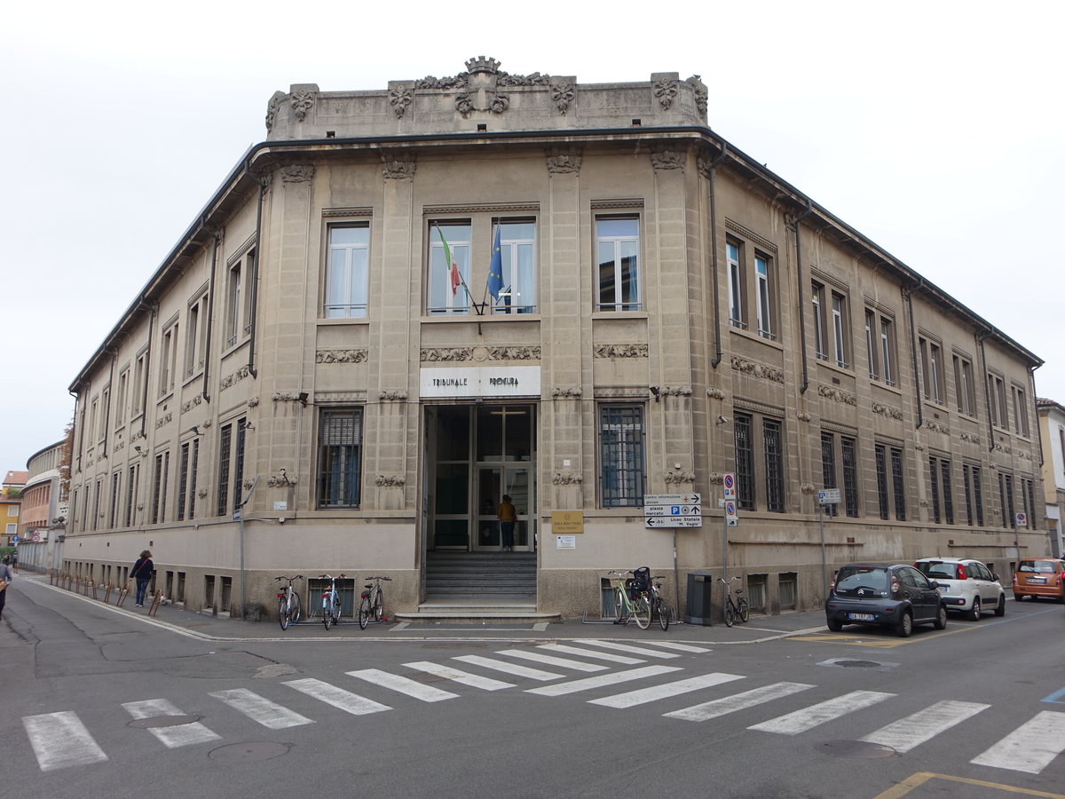 Lodi, Scuola Media Statale Ada Negi in der Via Paolo Gorini (01.10.2018)