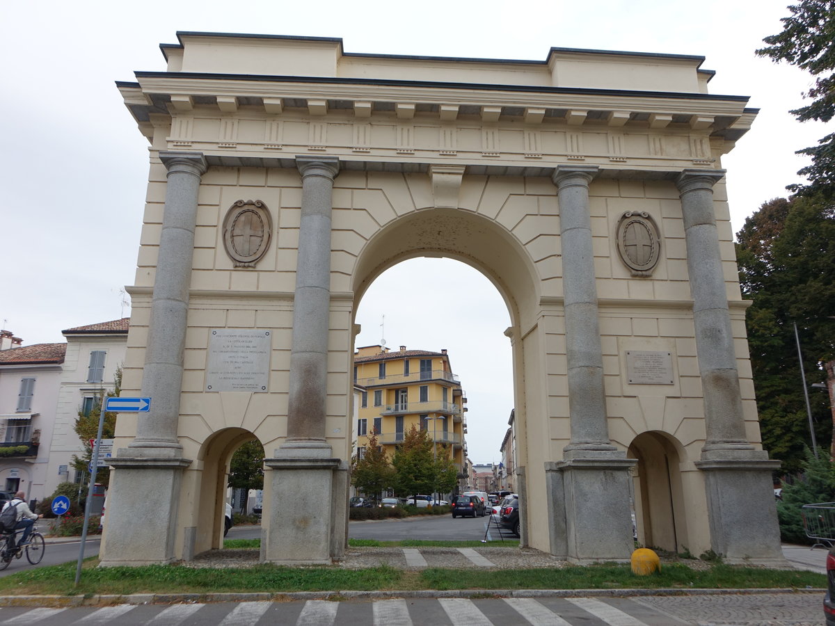 Lodi, Stadttor Porta Cremona an der Piazza Zaninelli (01.10.2018)