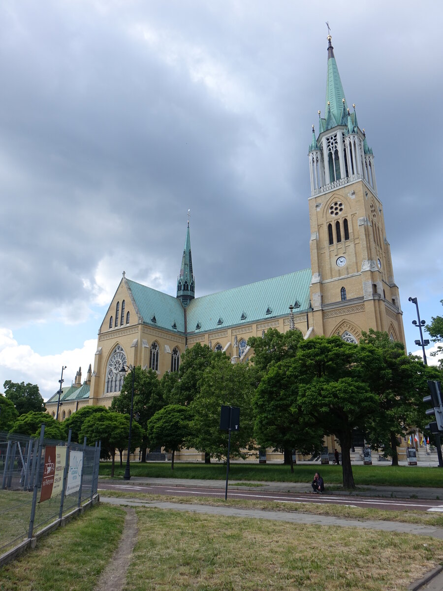 Lodz, Kathedrale St. Stanislaus, erbaut von 1901 bis 1912 im neugotischen Stil (13.06.2021)