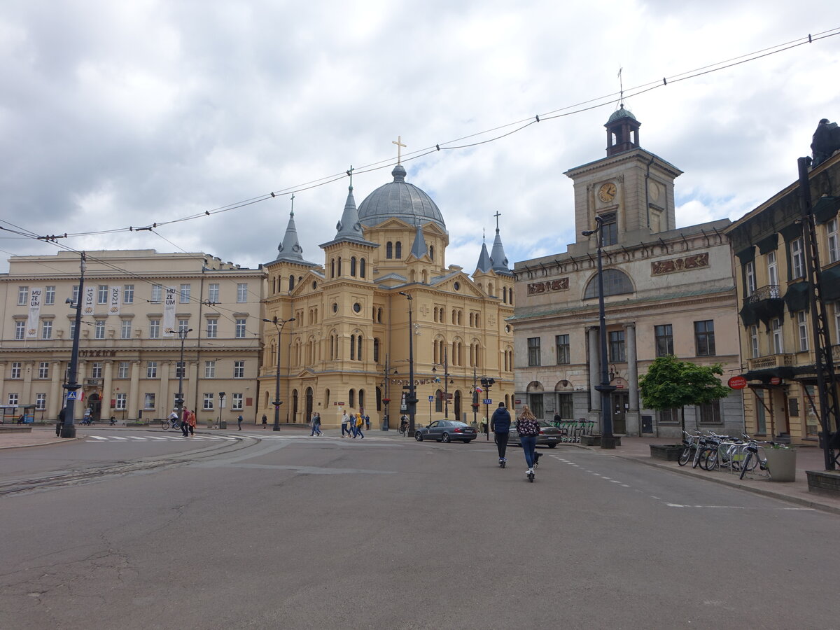 Lodz, Plac Wolnosci mit der Hl. Geist Kirche, erbaut von 1826 bis 1828, Umbau im Stil der Neorenaissance durch Otto Gehlig (13.06.2021)