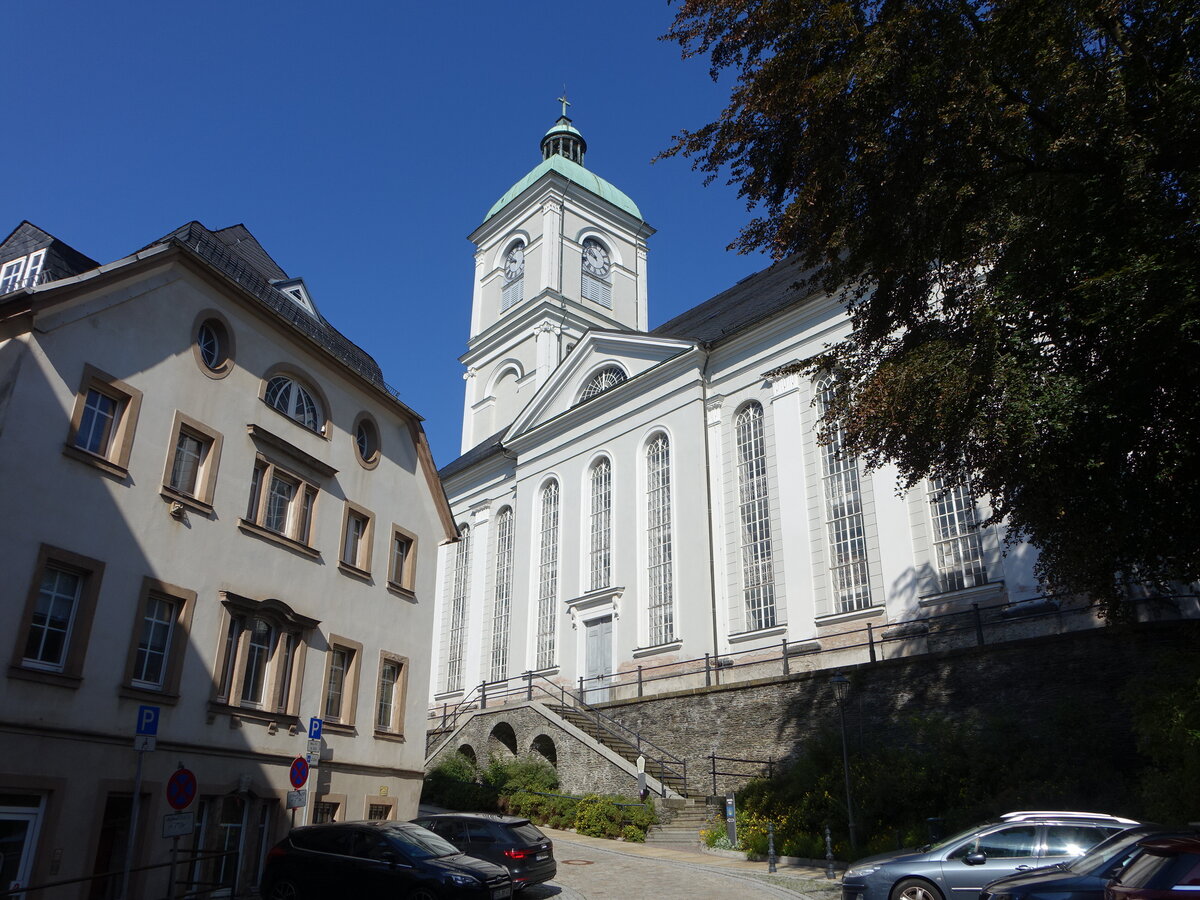 Lssnitz, evangelische St. Johannis Kirche, erbaut von 1817 bis 1826 durch den Architekten Raffael Riegel (19.08.2023)