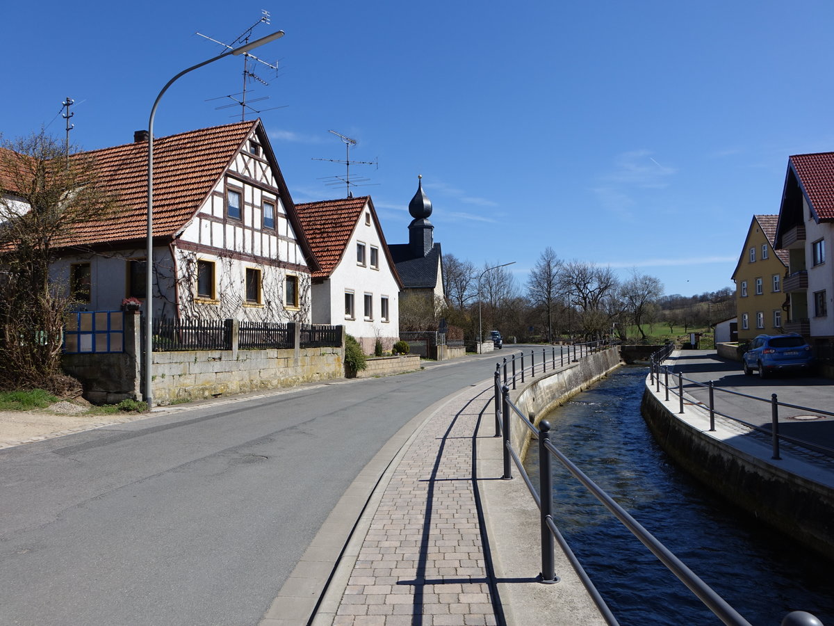 Loffeld, Filialkirche St. Maria am Mhlteich, erbaut 1936 (07.04.2018)