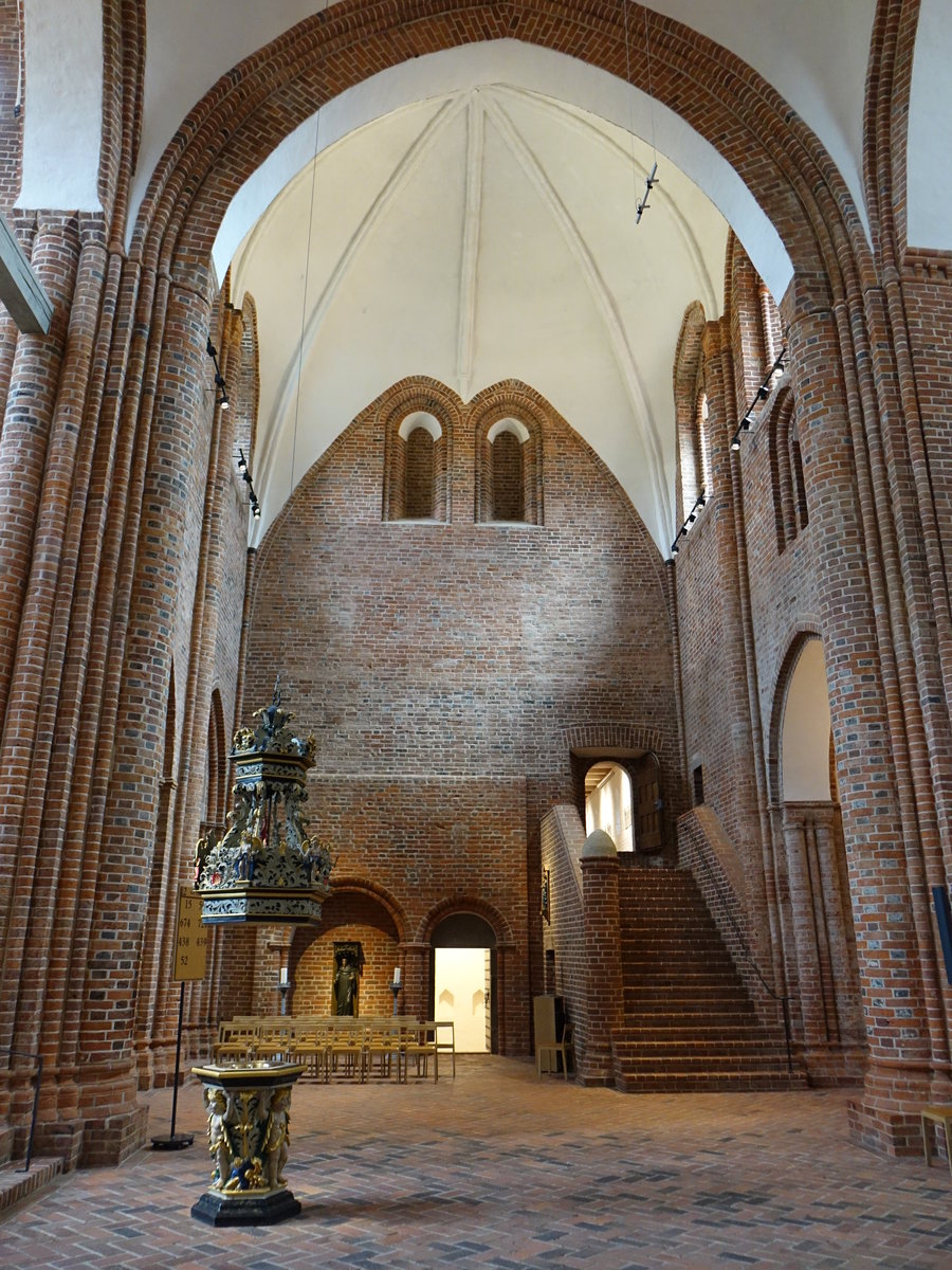 Logumkloster, Taufbecken von 1707 im Innenraum der Klosterkirche (09.06.2018)