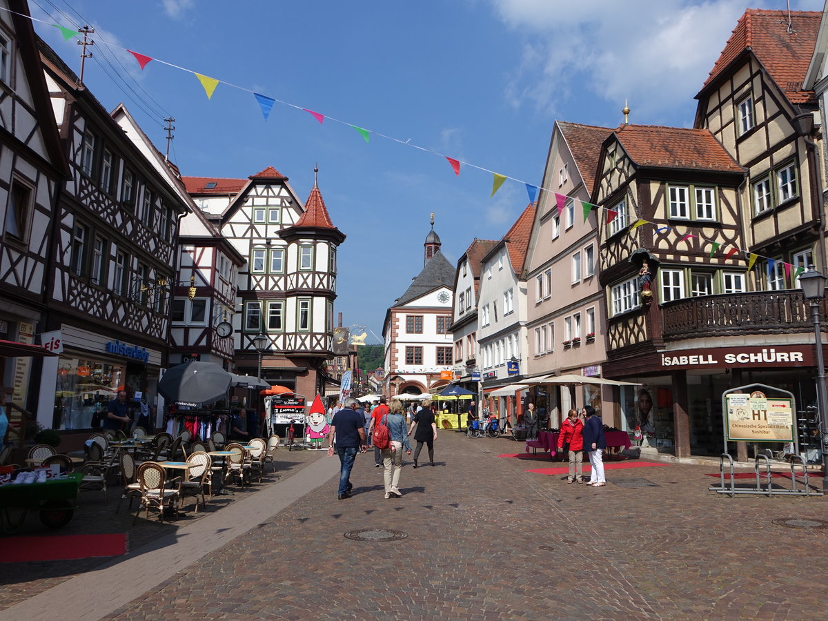 Lohr am Main, historische Fachwerkhuser in der Hauptstrae (12.05.2018)