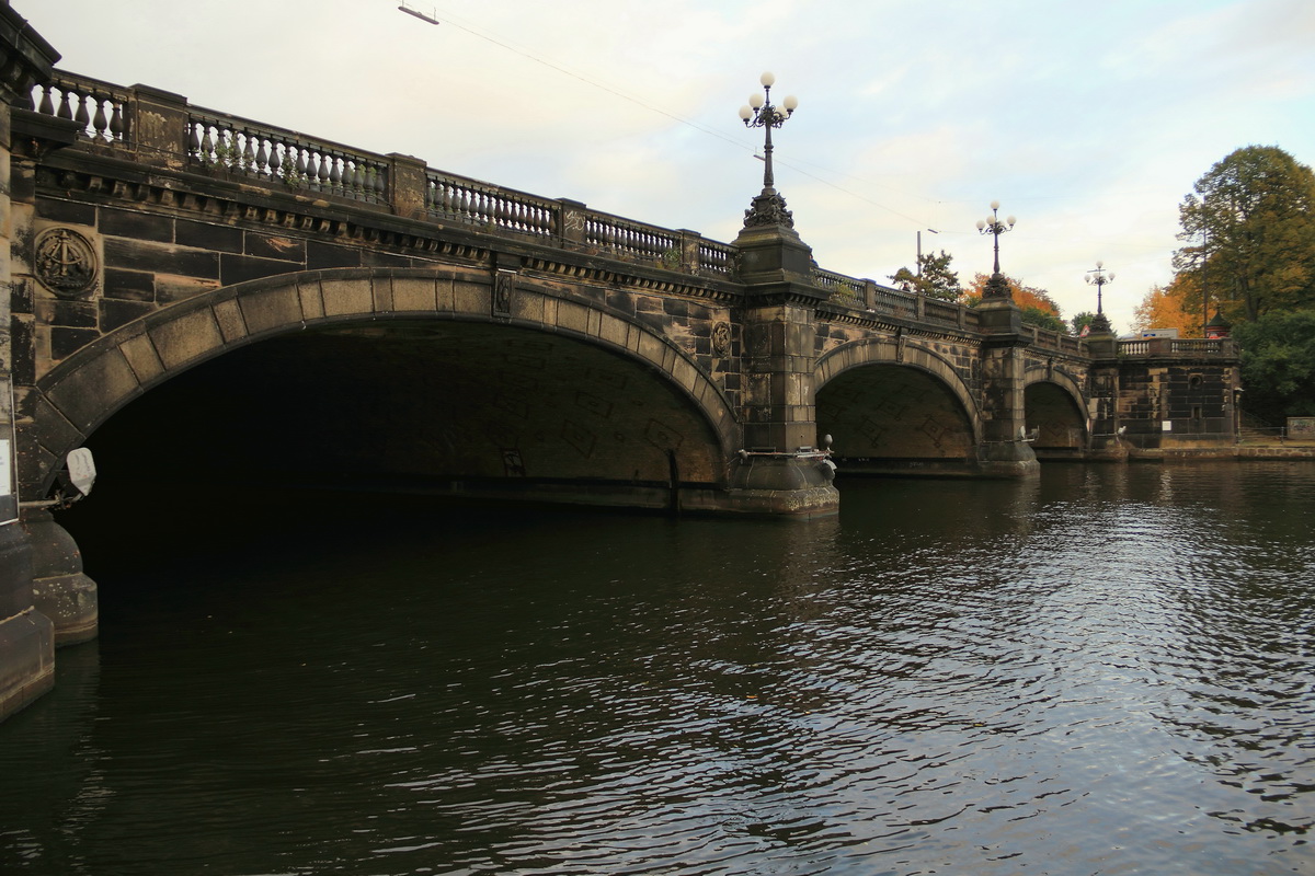 Lombardsbrcke an dem bergang von  Binnenalster zur Auenalster von Hamburg am 19. Oktober 2016