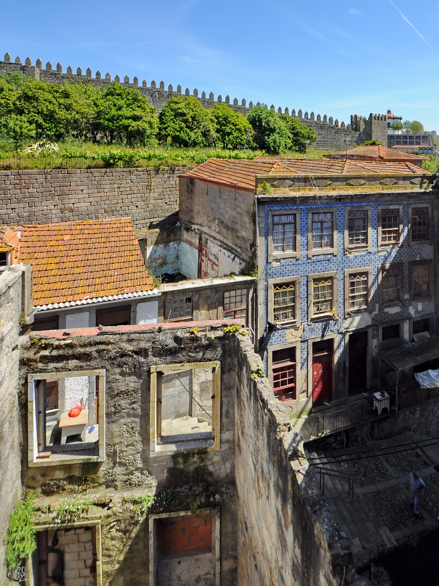 Lost Places inmitten der historischen Altstadt von Porto. (Mai 2013)