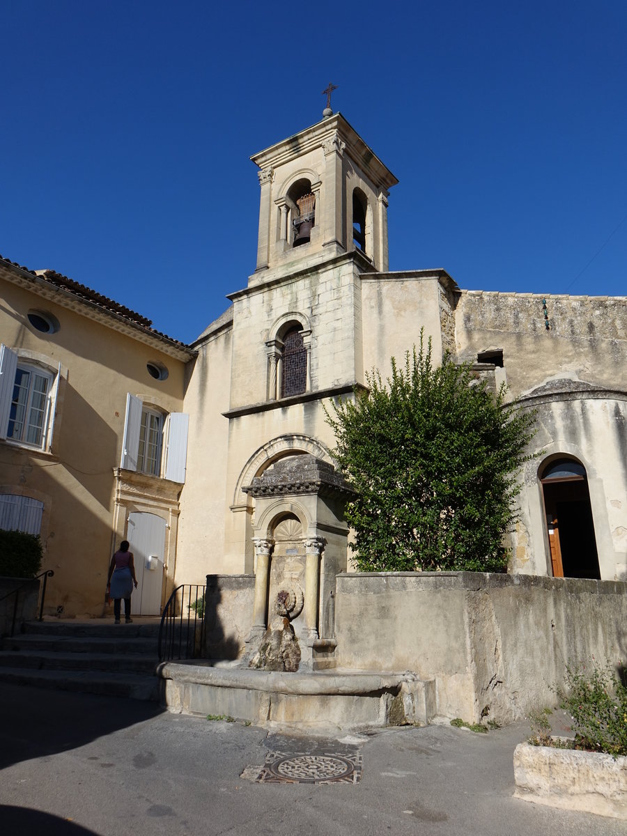 Lourmarin, romanische Kirche Saint-Andre aus dem 11. Jahrhundert (24.09.2017)