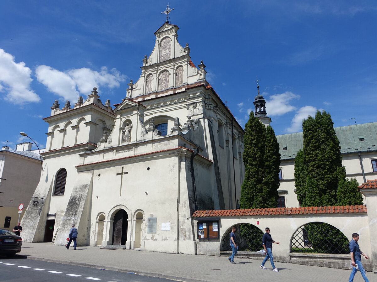 Lublin, Karmeliterkirche St. Josef in der Swiętoduska Strae, erbaut im 17. Jahrhundert (15.06.2021)