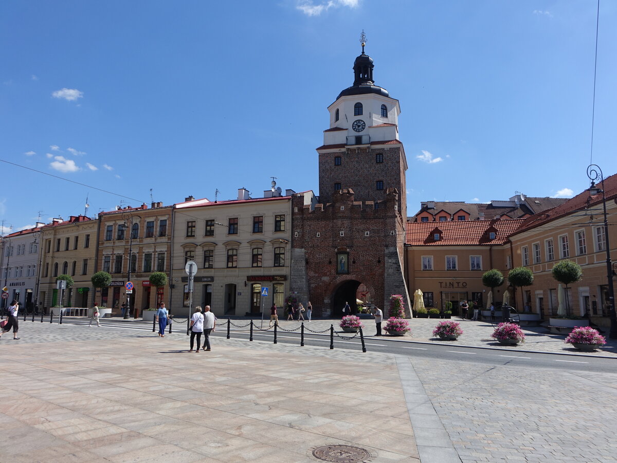 Lublin, Krakauer Tor am Plac Wladyslawa Lokietka, erbaut im 14. Jahrhundert (15.06.2021)