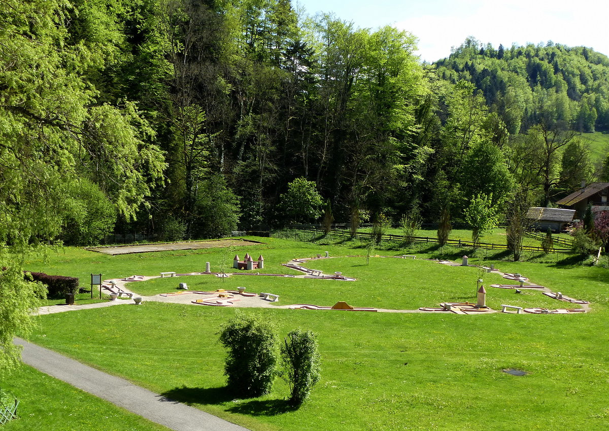 Lucelle, schöne Minigolfanlage im ehemaligen Bereich des Klosters Lützel, Mai 2017