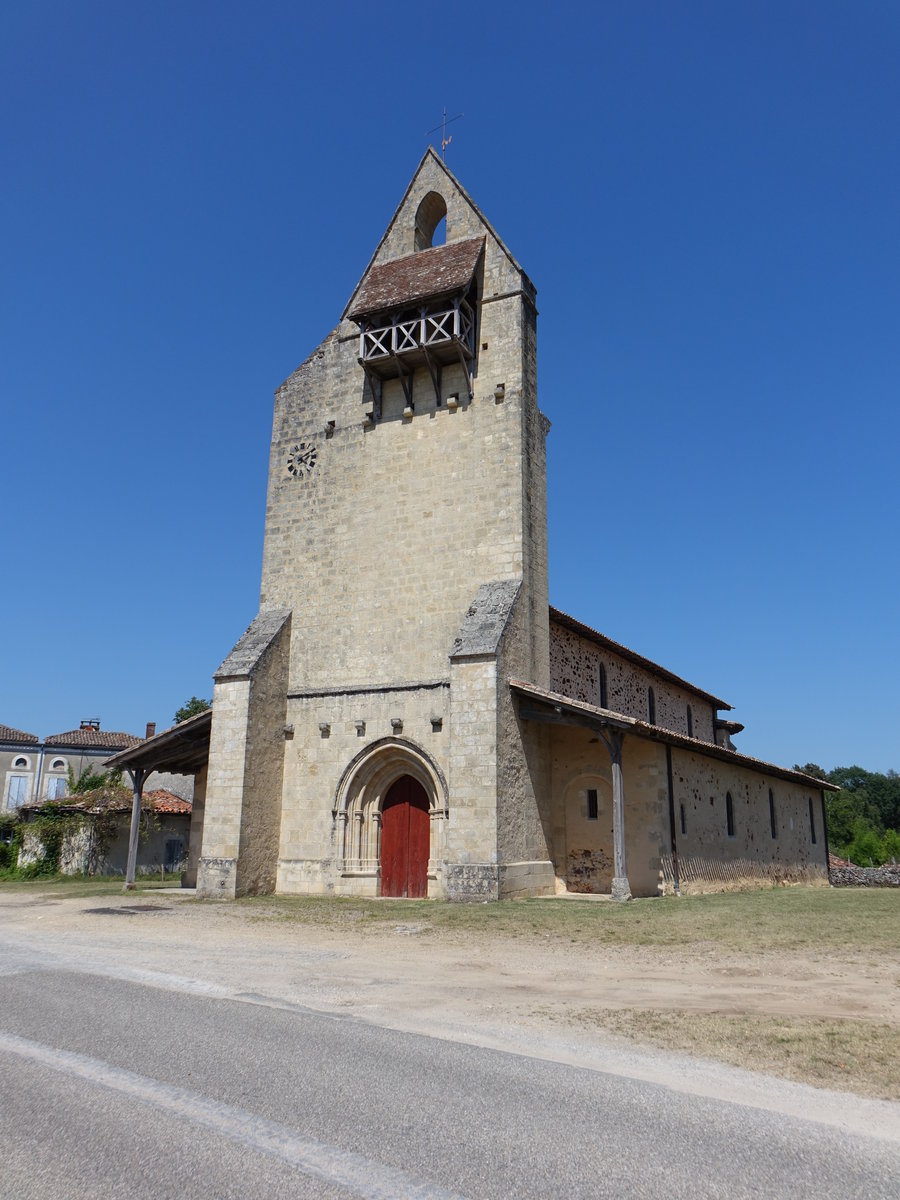 Lucmau, romanische Saint-Andre Kirche, erbaut im 12. Jahrhundert (25.07.2018)