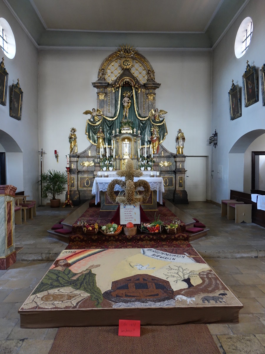 Ludwag, Hochalter in der kath. Pfarrkirche St. Johannes der Tufer (13.10.2018)