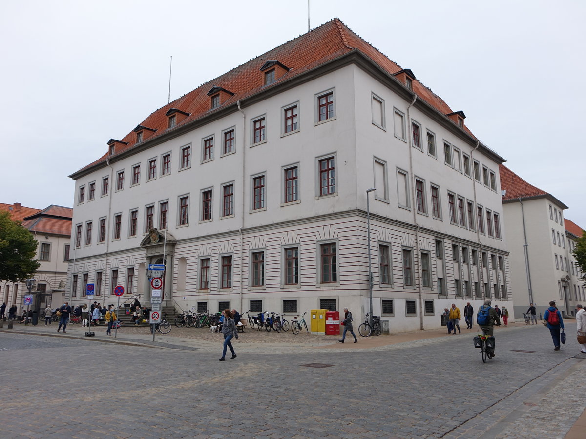 Lneburg, Gebude des Landgerichts am Marktplatz (26.09.2020)