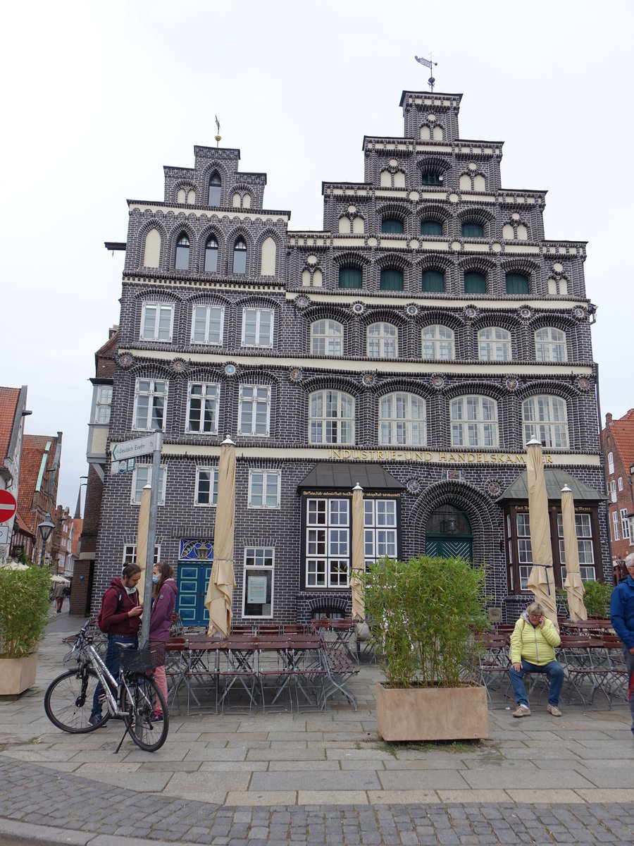 Lneburg, Gebude der Handelskammer am Platz Am Sande (26.09.2020)