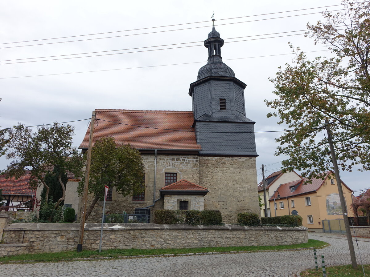 Ltzeroda, evangelische St. Nikolaus Kirche, romanische Saalkirche, Kirchturm von 1719 (21.10.2022)