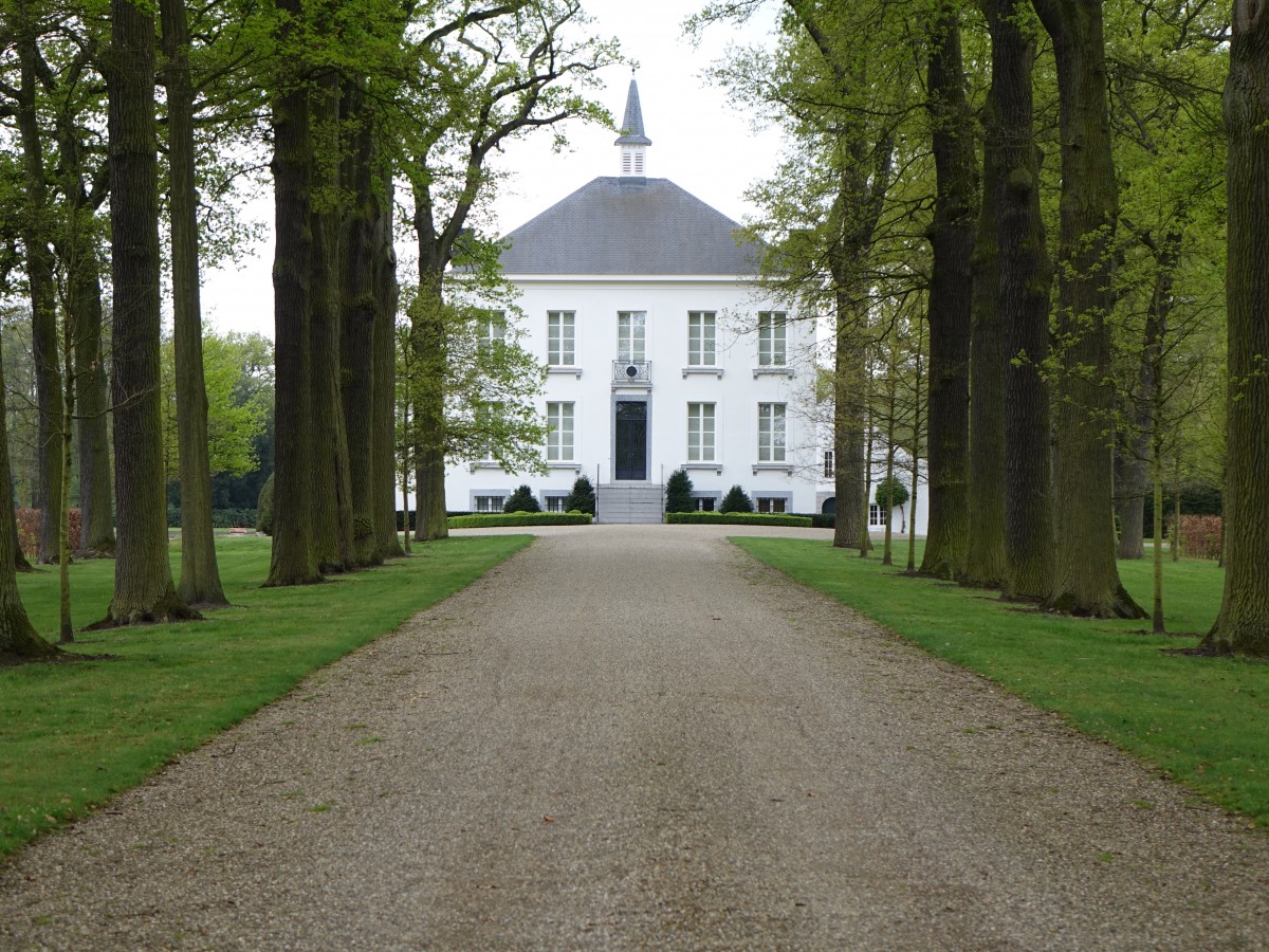Lummen, Schloss Lagendal, erbaut 1850 als Jagdschloss fr Paul Jacobs Stellingwerff (26.04.2015)