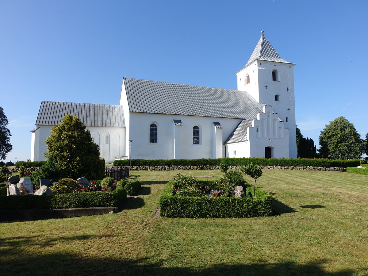 Lund, mittelalterliche Tamrup Kirche, erbaut um 1100 aus Schwemmstein, spter Umbau in eine sptgotische Hallenkirche (24.07.2019)