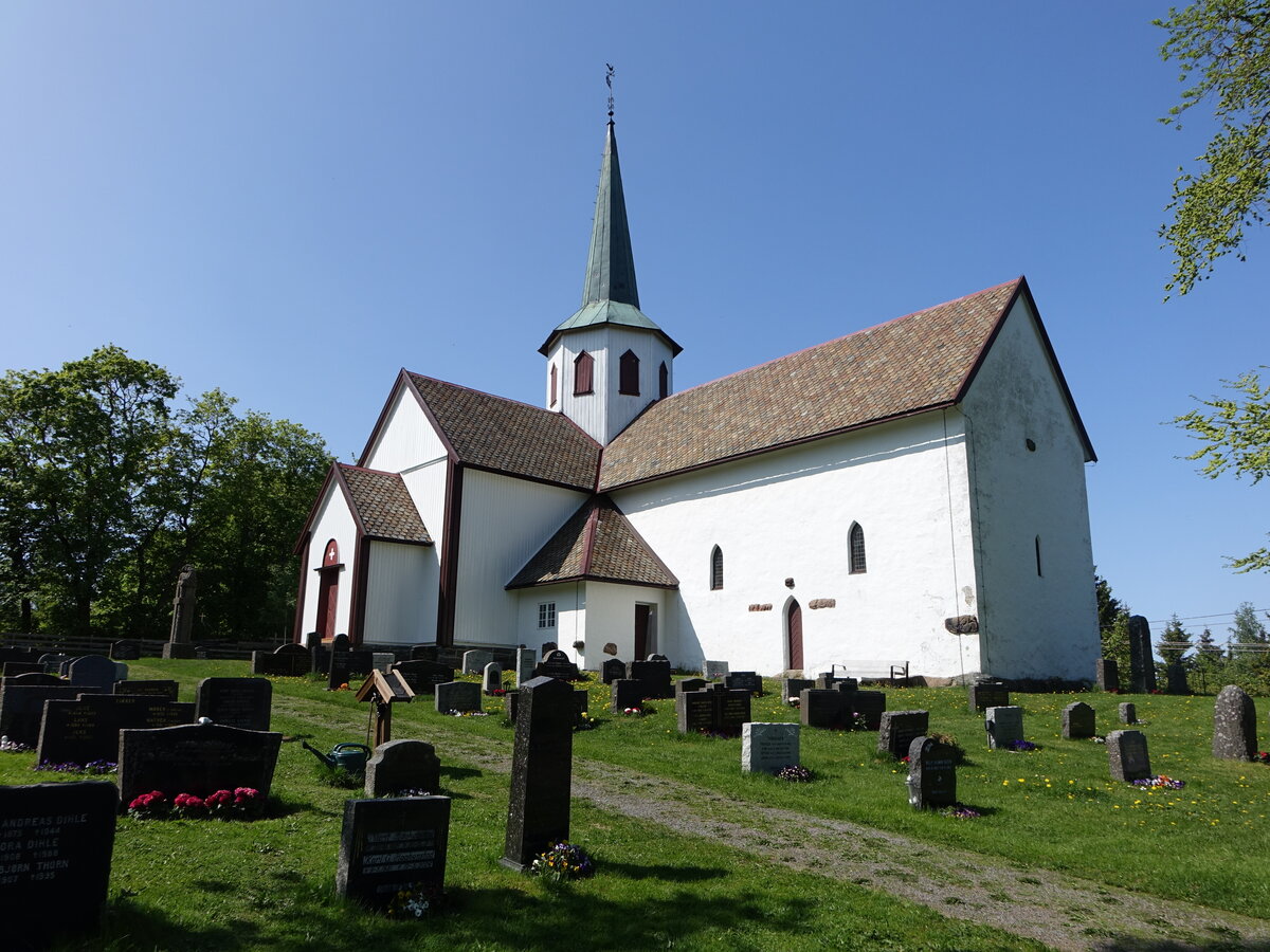 Lunner, evangelische St. Olav Kirche, erbaut im 12. Jahrhundert (31.05.2023)