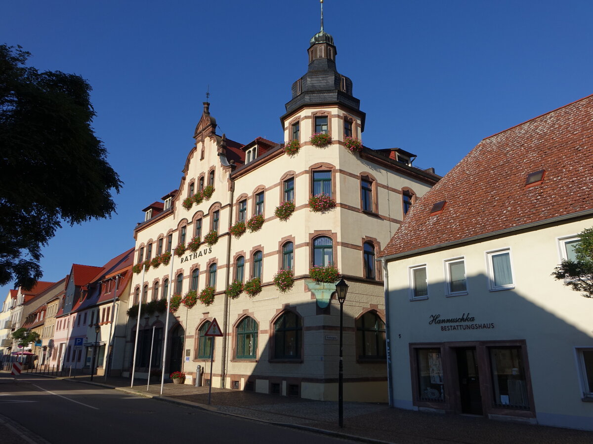Lunzenau, Rathaus am Marktplatz, Neorenaissancebau, erbaut 1902 (16.09.2023)