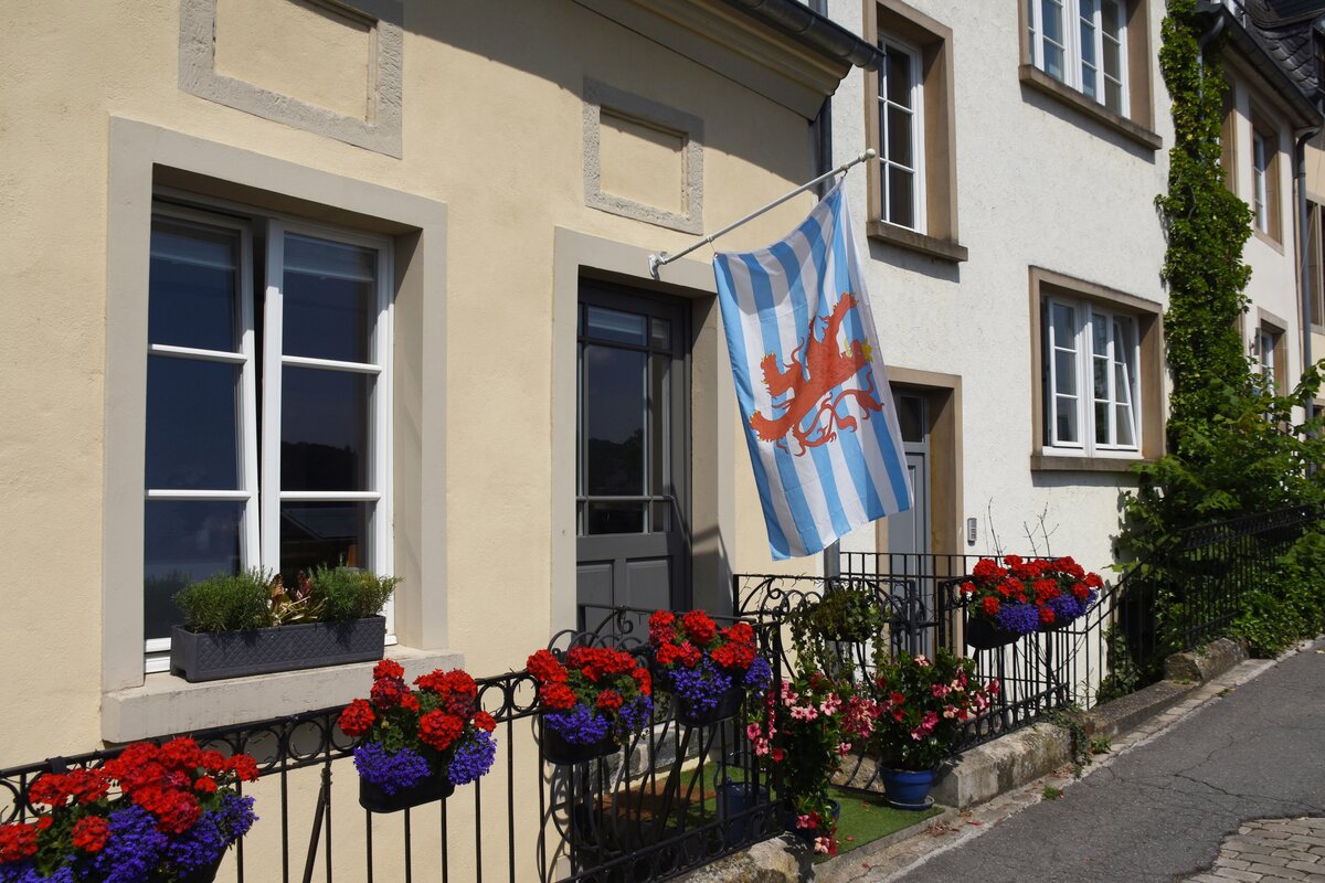 LUXEMBOURG, 20.06.2023, auf dem Chemin de Corniche, einem Weg auf der Festungsmauer, der lt. Luxemburger city tourist office als  schnster Balkon Europas  gilt