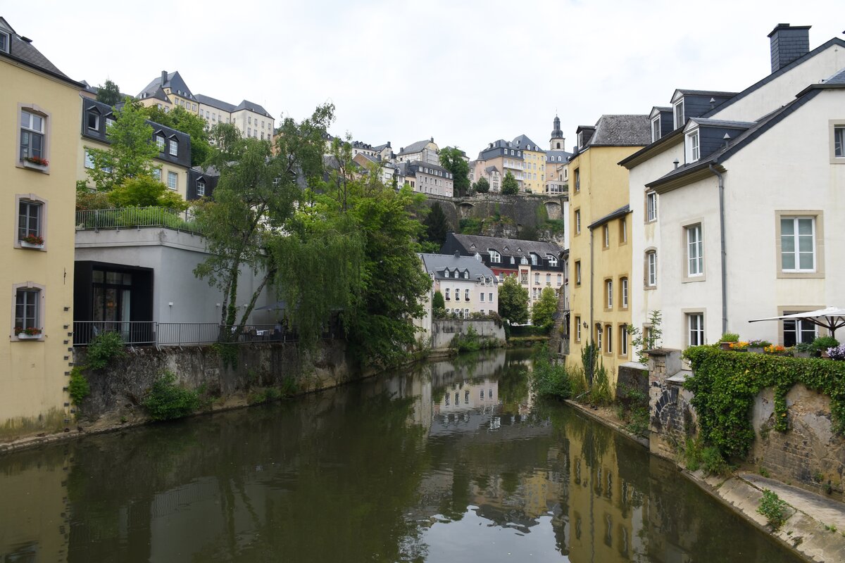 LUXEMBOURG, 20.06.2023, Blick vom Pont du Grund auf die Alzette Richtung Norden