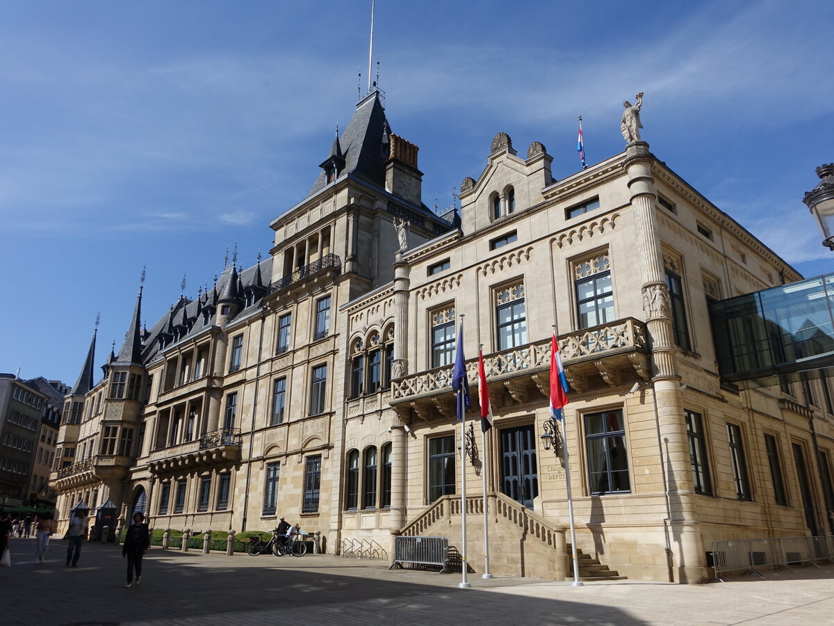 Luxemburg, Groherzogliches Palais in der Rue du Marche-aux-Herbes (21.06.2022)