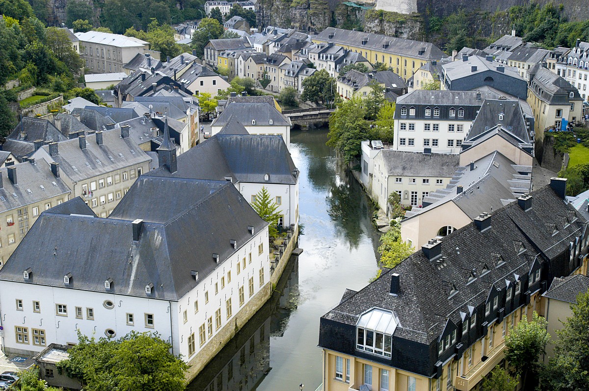 Luxemburg Stadt - Blick von den Bockfelsen auf den Stadtteil Grund. Aufnahme: August 2007.