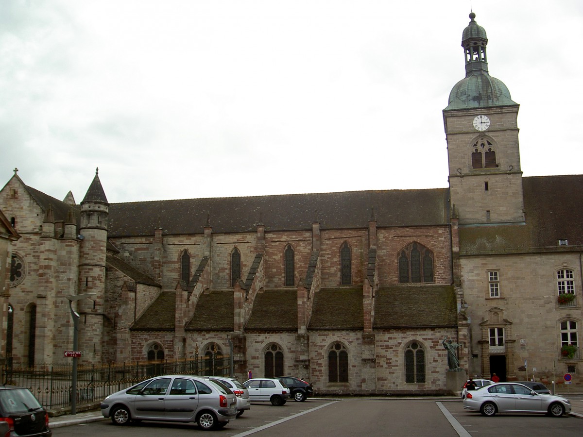 Luxeuil-les-Bains, gotische Basilika Saint Pierre, erbaut ab dem 13. Jahrhundert (05.10.2014) 