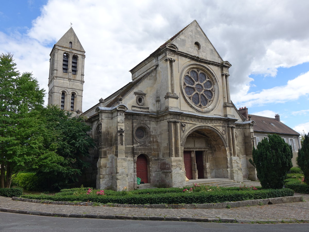 Luzarches, Kirche Saint-Cme-Saint-Damien, erbaut im 11. Jahrhundert (16.07.2016)
