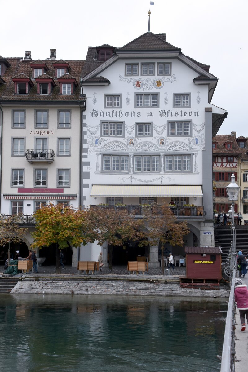 LUZERN, 29.09.2022, das Zunfthaus zu Pfistern, in dem sich heute ein Restaurant befindet