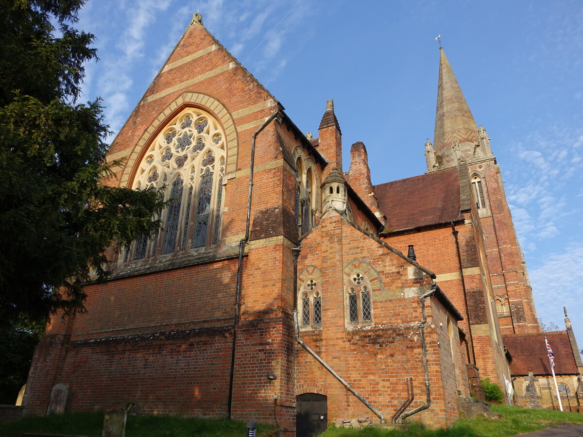 Lyndhurst, neugotische Pfarrkirche St. Michael, erbaut von 1858 bis 1870 (11.05.2024)