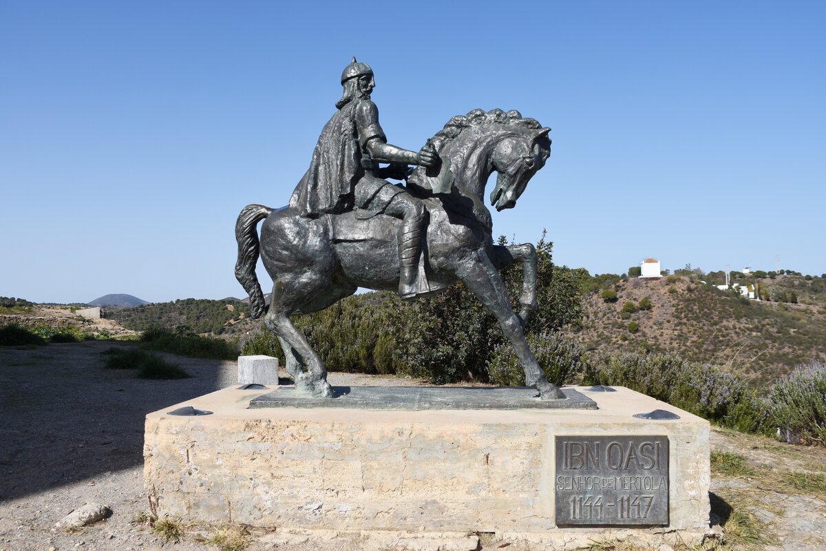 MRTOLA, 09.02.2022, Denkmal fr einen bedeutenden arabischen Feldherrn, der fr kurze Zeit ein eigenes Imamat bildete, das bis weit in das heutige Spanien hineinreichte