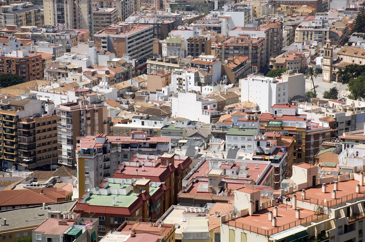 Málaga vom Gibralfaro aus gesehen. Aufnahme: Juli 2014.