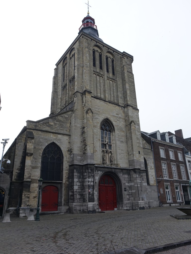 Maastricht, St. Matthias Kirche, erbaut von 1351 bis 1356 an der Nordseite des Marktplatz (25.04.2015)