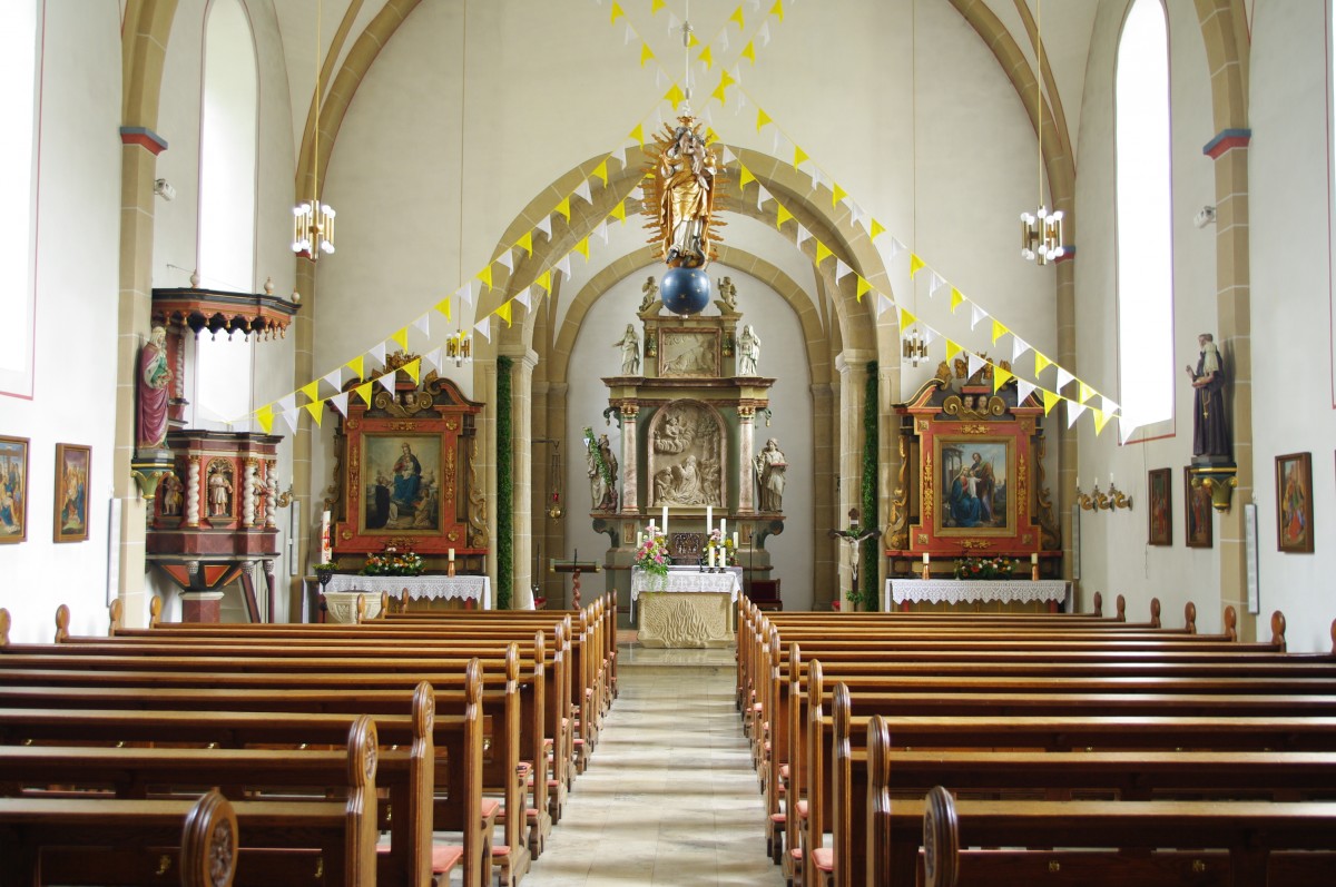 Madfeld, Altre und Kanzel der St. Margaretha Kirche, Hochaltar von 1681 (01.08.2011)