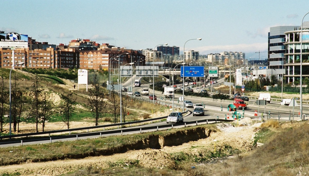 MADRID (Provincia de Madrid), 31.01.2002, Autobahnring M-40 bei Ausfahrt 6