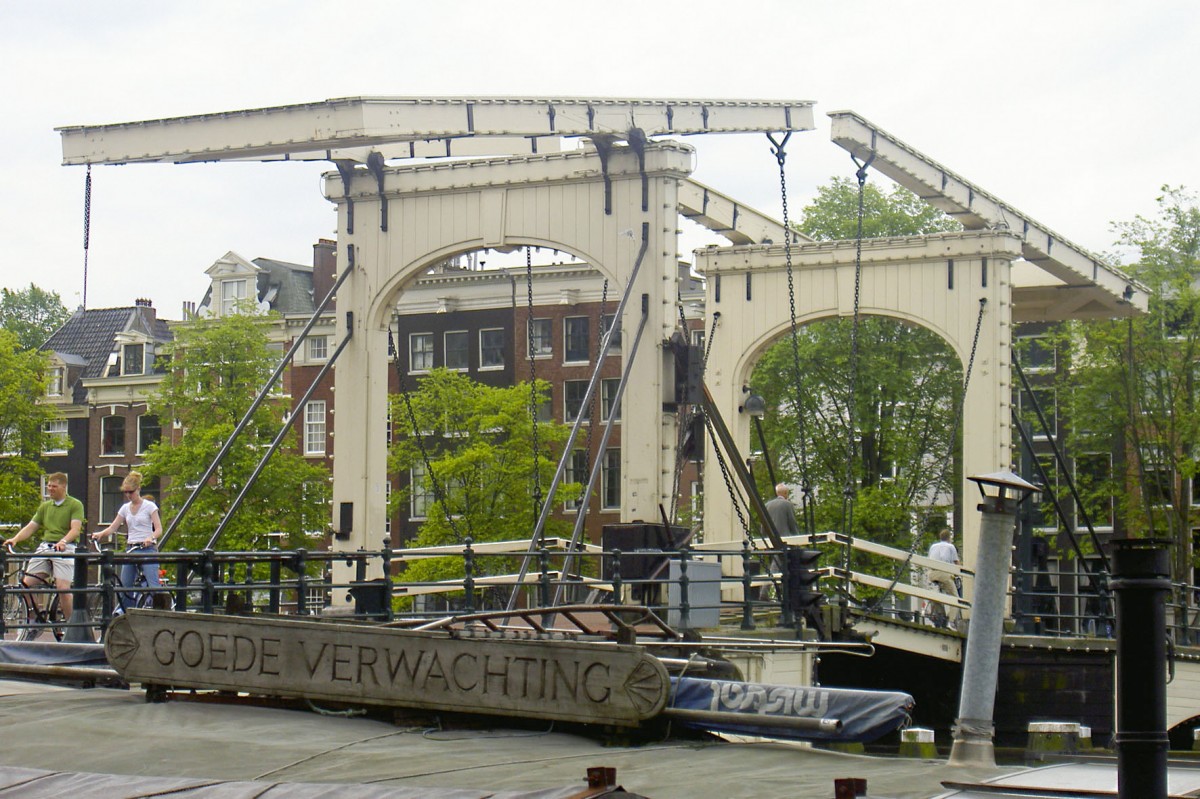 Magere Brug in Amsterdam. Aufnahme: August 2005.