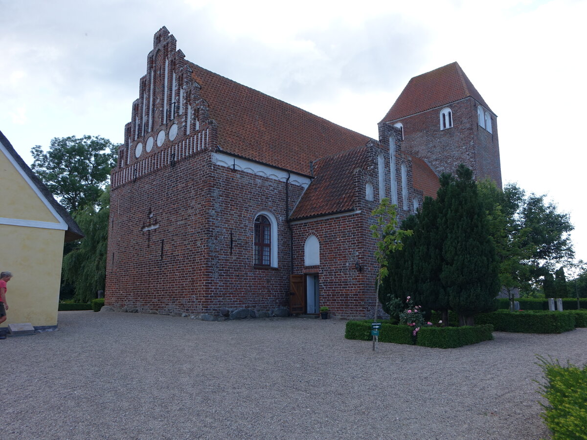 Magleby, evangelische Kirche, gotische Backsteinkirche, erbaut im 13. Jahrhundert, Chor 16. Jahrhundert (19.07.2021)