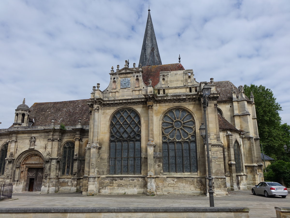 Magny-en-Vexin, Kirche Notre-Dame-de-la-Nativit, erbaut im 13. Jahrhundert (16.07.2016)