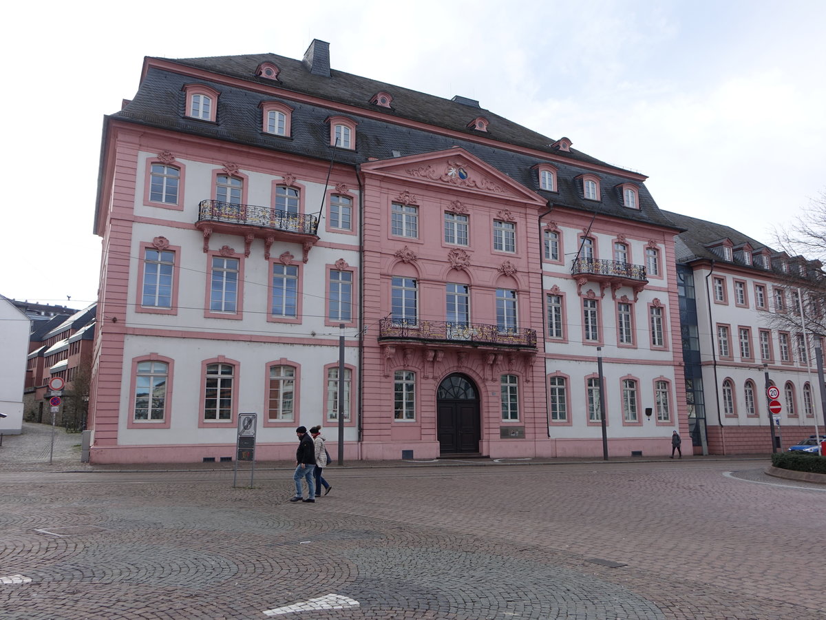 Mainz, Bassenheimer Hof am Schillerplatz, erbaut bis 1750 durch den kurfrstlichen Oberbaudirektors Anselm Franz von Ritter zu Grnstein, heute Innenministerium (01.03.2020)