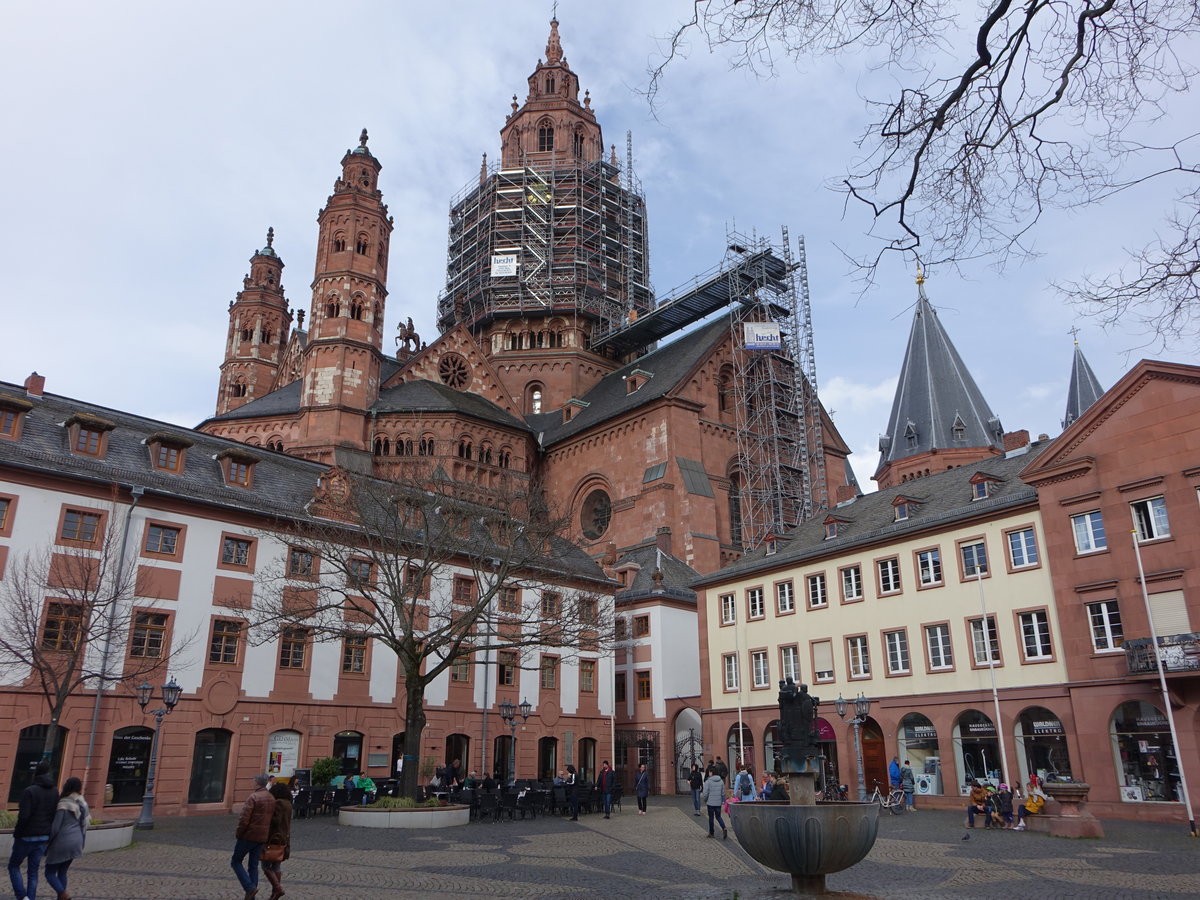 Mainz, Dom St. Martin, erbaut ab 975, Langhaus erbaut von 1210 bis 1239 (01.03.2020)
