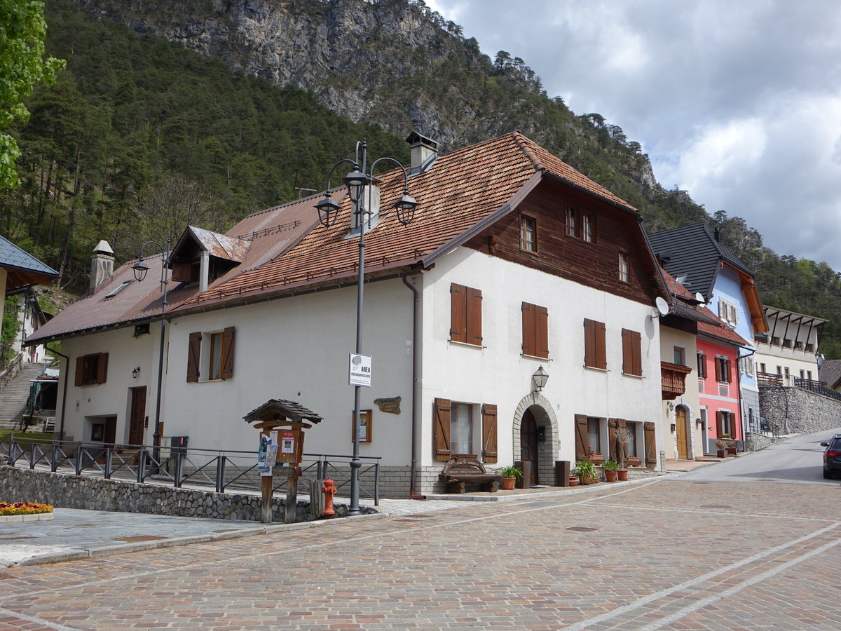 Malborghetto, Huser entlang der Via del Tiglio (05.05.2017)