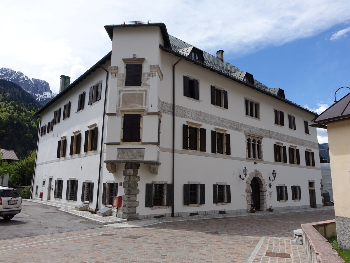 Malborghetto, Palazzo Veneziano, erbaut im 17. Jahrhundert, heute Nutzung als Ethnografisches Museum der Gemeinden in Montana-Canal del Ferro-Valcanale (05.05.2017)