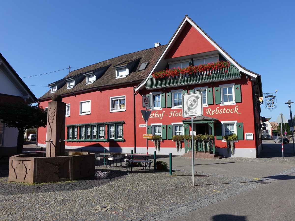 Malterdingen, Brunnen vor dem Gasthof zum Rebstock in der Kittelgasse (14.08.2016)