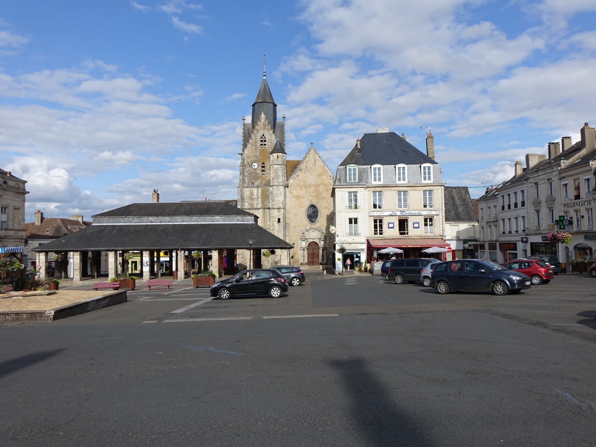 Mamers, St. Nicolas Kirche am Place Carnot (17.07.2015)