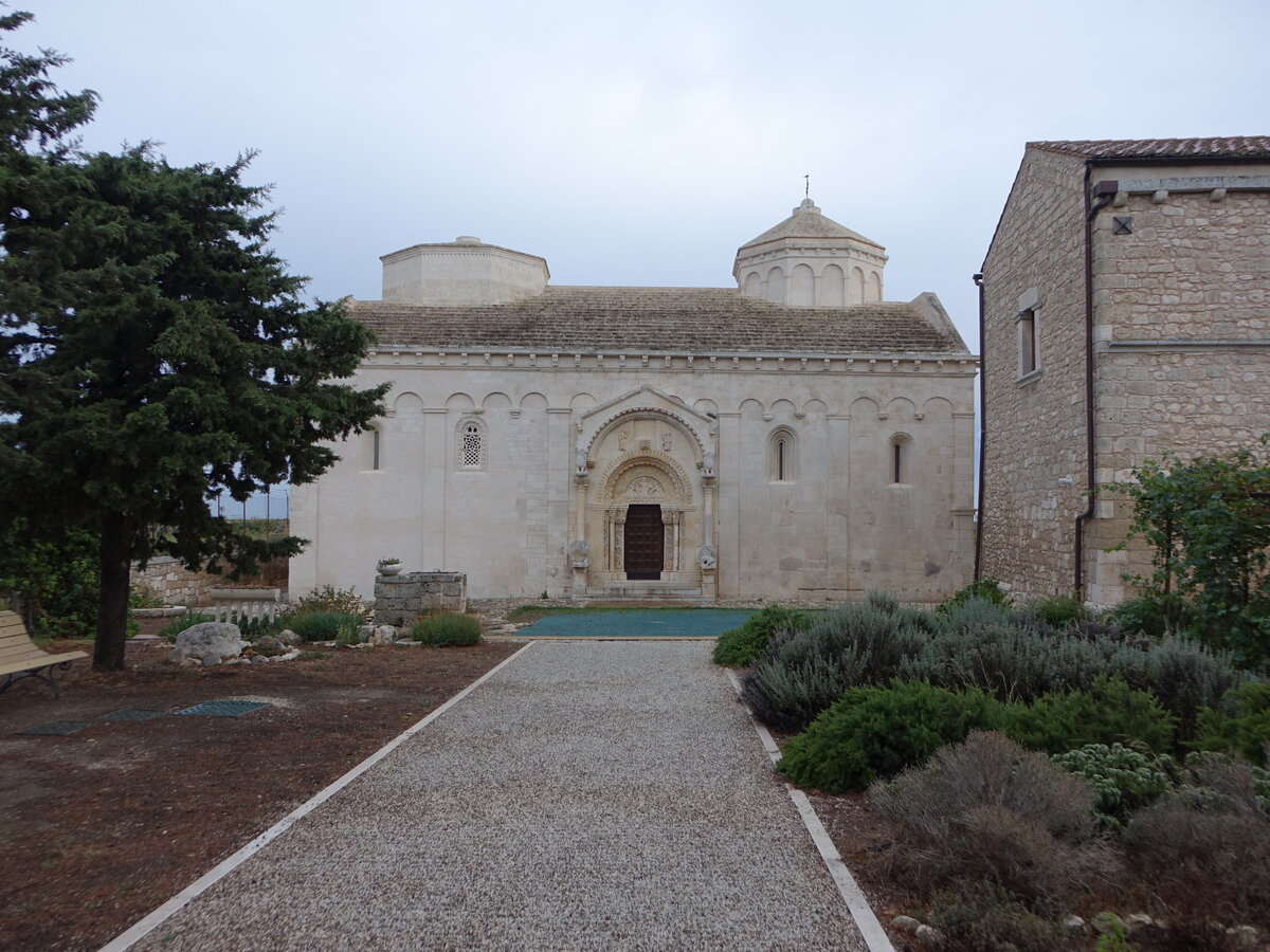 Manfredonia, Abbazia di San Leonardo in Lama Volara, erbaut im 12. Jahrhundert (26.09.2022)