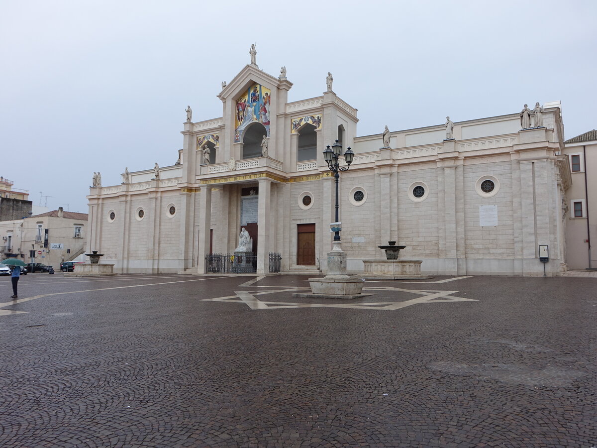 Manfredonia, Kathedrale San Lorenzo Maiorano, erbaut von 1270 bis 1274, Wiederaufbau ab 1700 (26.09.2022)